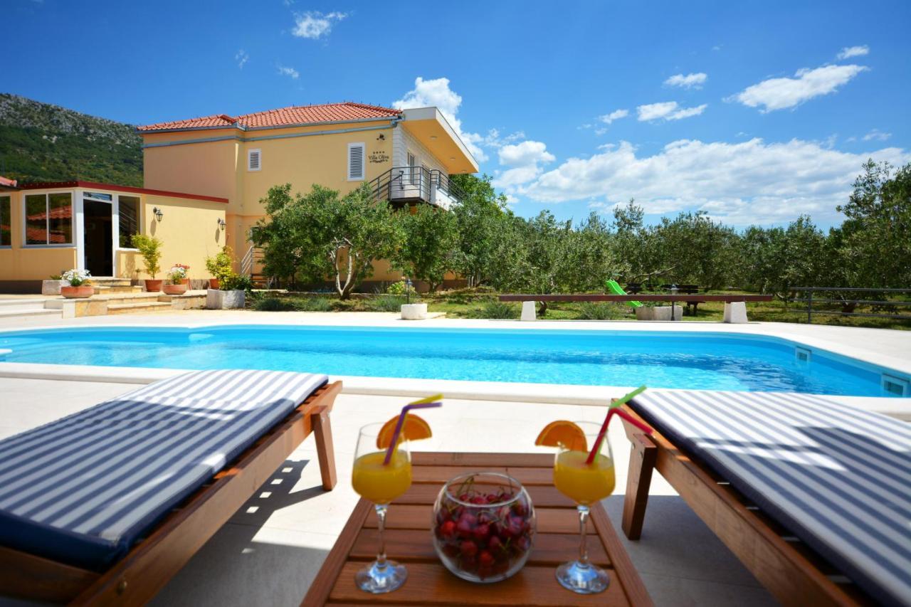 Villa Oliva Каштела Экстерьер фото